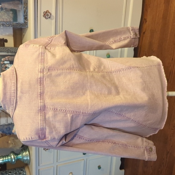 LOGO Lavender Denim Jacket  Relaxed Fit and Contrast Stitching Frayed Hem Sz 4 - Picture 5 of 9